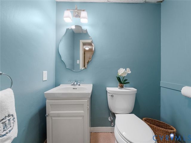 8101 Longwood Rd, Henrico, VA 23229