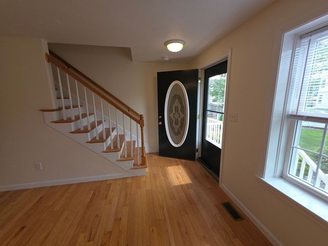 958 Warren Ave 9, Brockton, MA 02301