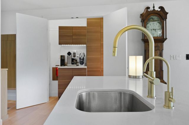 70 Rainey ST 1908, Austin, TX 78701