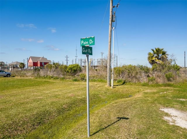 993 Gulf Road, Crystal Beach, TX 77650