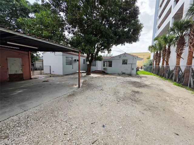 1739 Jackson St, Hollywood, FL 33020