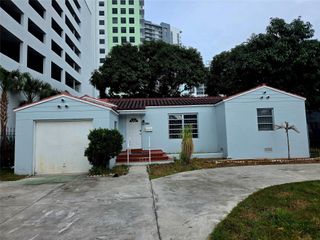 1739 Jackson St, Hollywood, FL 33020