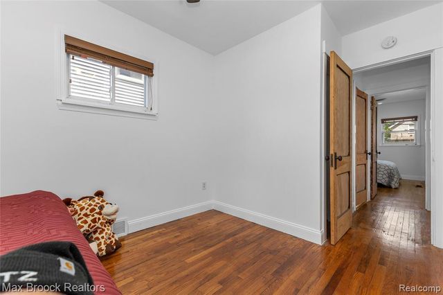 84 W Browning Avenue, Hazel Park, MI 48030