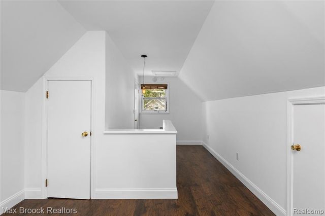 84 W Browning Avenue, Hazel Park, MI 48030