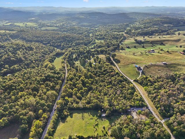 5 Allen Ln, Brush Creek, TN 38547