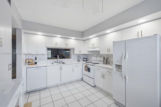 1300 SW 125th Ave 406K, Pembroke Pines, FL 33027