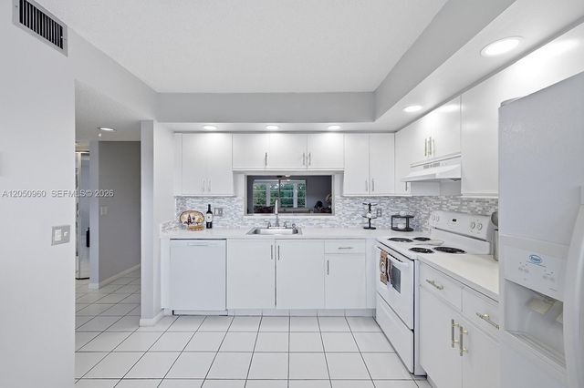 1300 SW 125th Ave 406K, Pembroke Pines, FL 33027