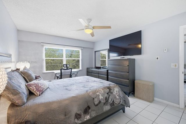 1300 SW 125th Ave 406K, Pembroke Pines, FL 33027