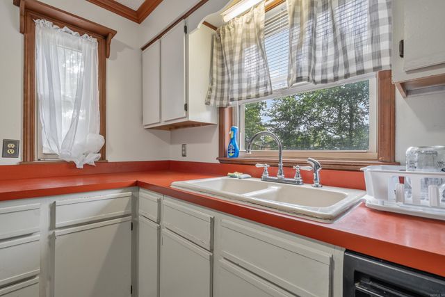 1701 St Louis Street, Hot Springs, AR 71913