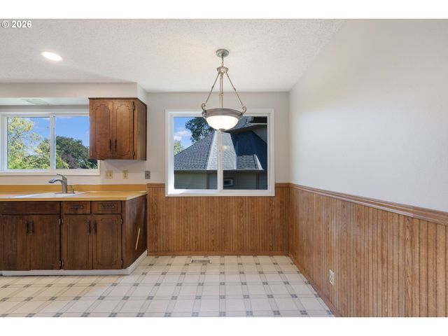 17090 Se PINE CONE Ln, Milwaukie, OR 97267