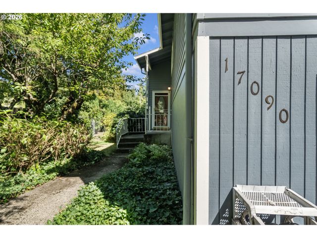 17090 Se PINE CONE Ln, Milwaukie, OR 97267