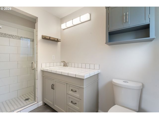 17090 Se PINE CONE Ln, Milwaukie, OR 97267