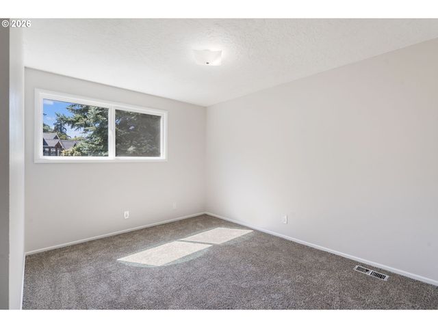 17090 Se PINE CONE Ln, Milwaukie, OR 97267