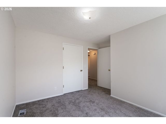 17090 Se PINE CONE Ln, Milwaukie, OR 97267