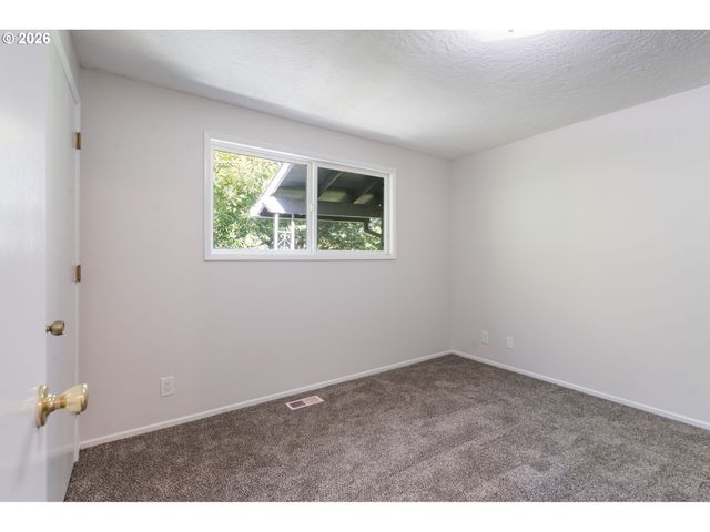 17090 Se PINE CONE Ln, Milwaukie, OR 97267
