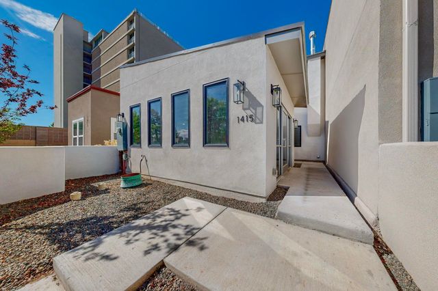 1415 Coal Avenue SW, Albuquerque, NM 87104