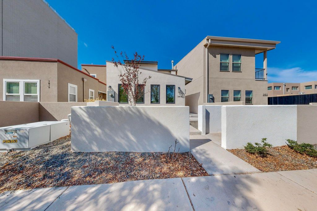 1415 Coal Avenue SW, Albuquerque, NM 87104