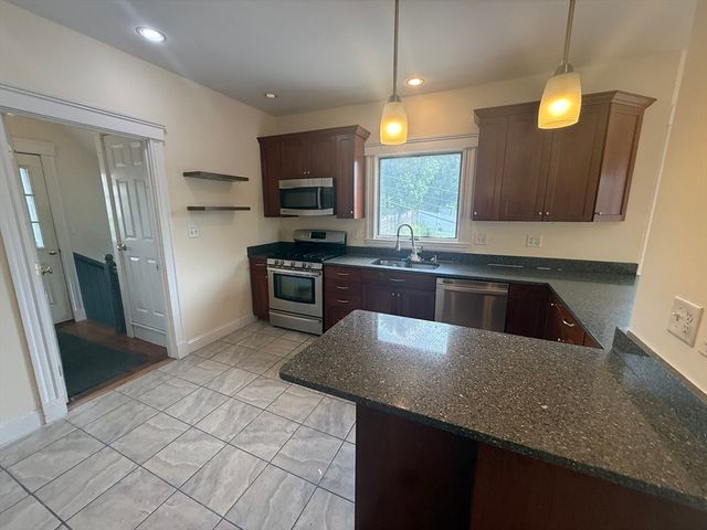 565 Main St 2, Watertown, MA 02472