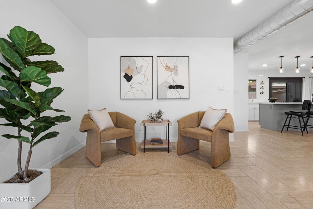 Image 11 of property listing at 7722 E VERNON Avenue, Scottsdale, AZ 85257