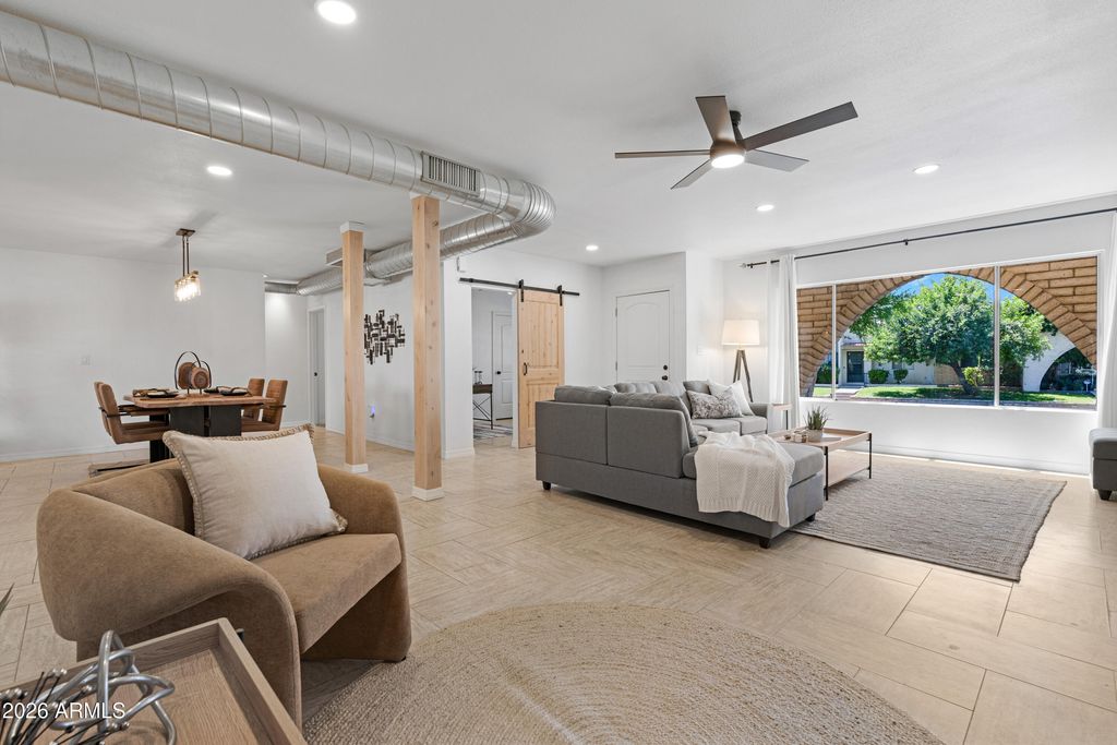 Image 13 of property listing at 7722 E VERNON Avenue, Scottsdale, AZ 85257