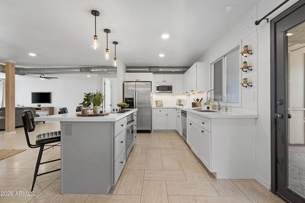 Image 16 of property listing at 7722 E VERNON Avenue, Scottsdale, AZ 85257