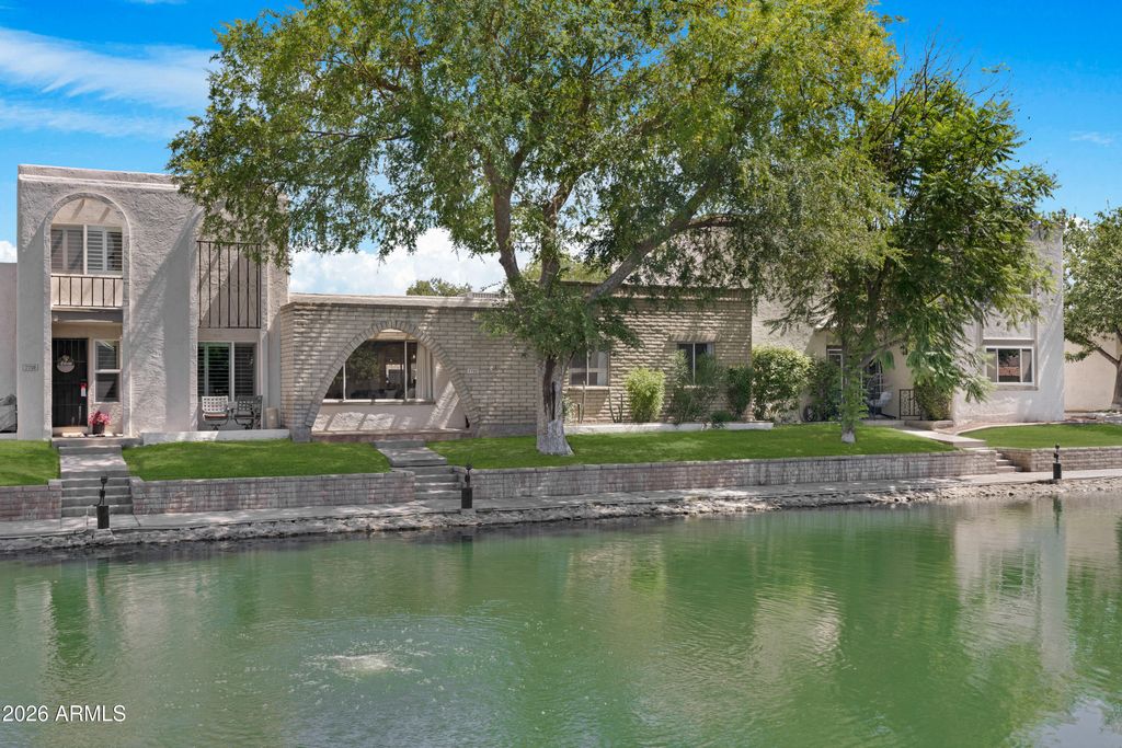 Image 3 of property listing at 7722 E VERNON Avenue, Scottsdale, AZ 85257