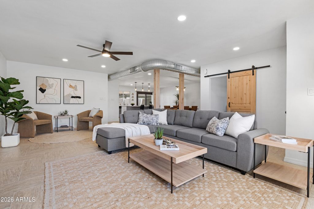 Image 8 of property listing at 7722 E VERNON Avenue, Scottsdale, AZ 85257