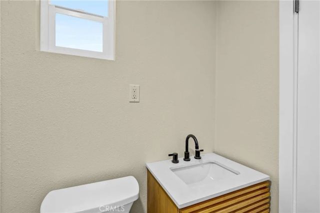 715 S Record, Los Angeles, CA 90023