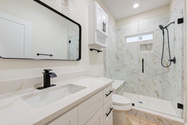 3320 Francis Street A, Houston, TX 77004