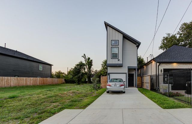 3320 Francis Street A, Houston, TX 77004