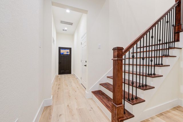 3320 Francis Street A, Houston, TX 77004