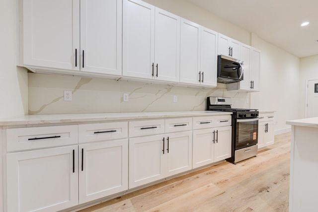 3320 Francis Street A, Houston, TX 77004