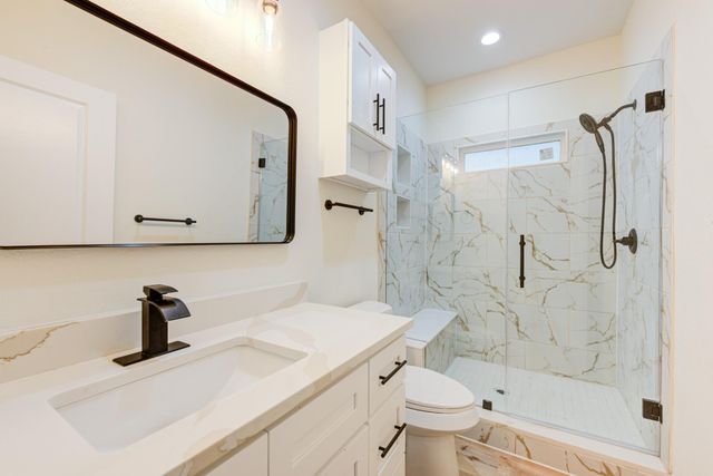 3320 Francis Street A, Houston, TX 77004