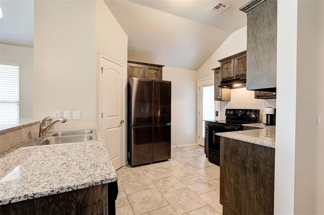 1109 Hickory Creek Drive, Yukon, OK 73099