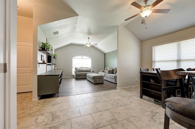 1109 Hickory Creek Drive, Yukon, OK 73099