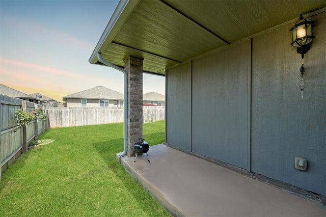 1109 Hickory Creek Drive, Yukon, OK 73099