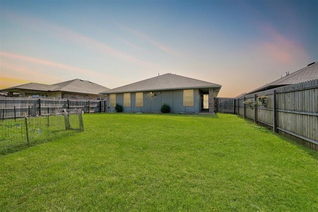 1109 Hickory Creek Drive, Yukon, OK 73099