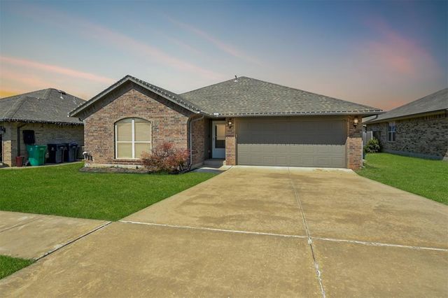 1109 Hickory Creek Drive, Yukon, OK 73099