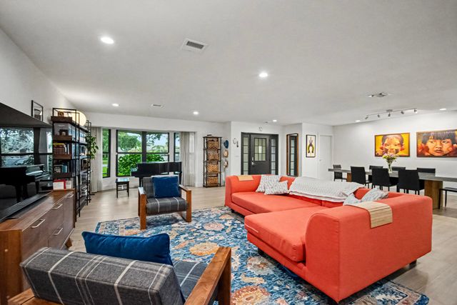 6962 S Grande Drive, Boca Raton, FL 33433