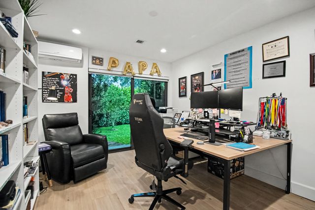 6962 S Grande Drive, Boca Raton, FL 33433