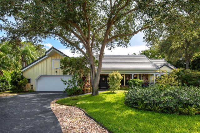 6962 S Grande Drive, Boca Raton, FL 33433