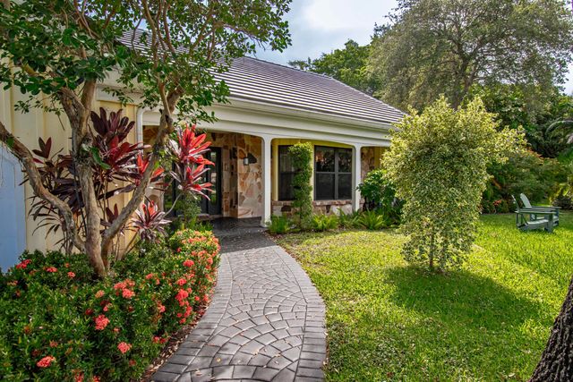6962 S Grande Drive, Boca Raton, FL 33433
