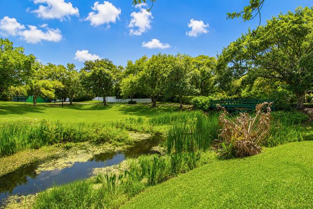 6962 S Grande Drive, Boca Raton, FL 33433