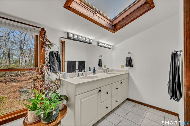 11 Spruce Mountain Trail, Danbury, CT 06810