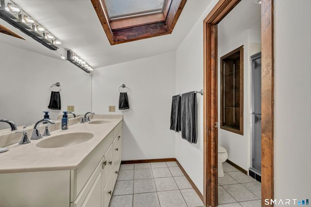 11 Spruce Mountain Trail, Danbury, CT 06810