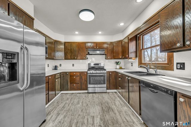 11 Spruce Mountain Trail, Danbury, CT 06810