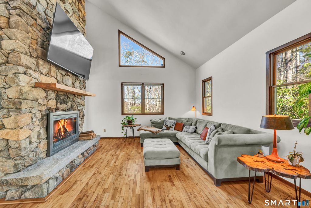 11 Spruce Mountain Trail, Danbury, CT 06810