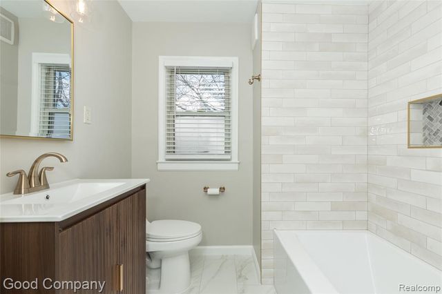 1197 Catalpa Drive, Berkley, MI 48072