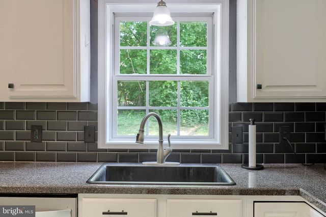 337 CROSSWINDS DR, Lititz, PA 17543