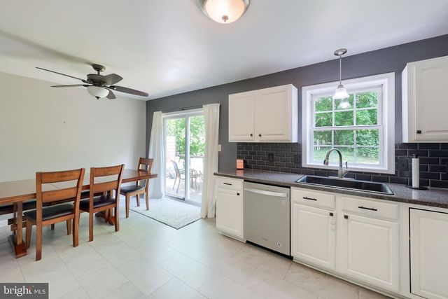 337 CROSSWINDS DR, Lititz, PA 17543